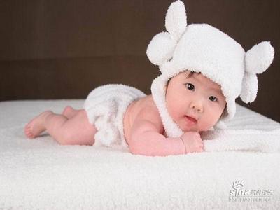 半岁前的婴儿能吃鸡蛋清吗